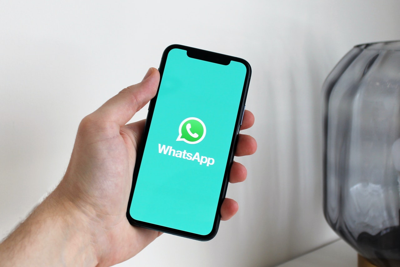 Featured image for “WhatsApp para advogados: dicas de como usar e parceria Projuris e TouchWorks”