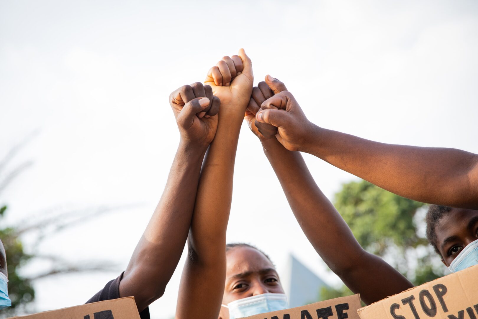 Racismo: o que é, quais os tipos e penalidades do crime no Brasil